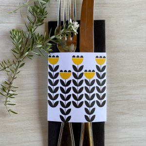 Servilleta de papel Negra con porta servilletas Flor Amarilla